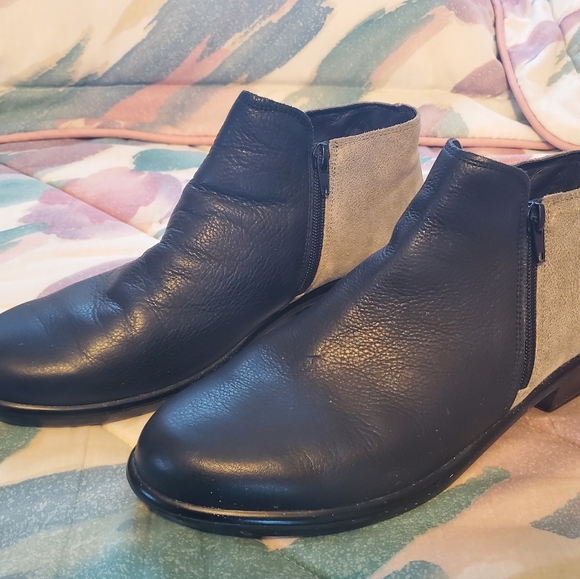 NAOT Womens Ankle Boots Suede and Leather - SZ 42 (EU) / 11 US - Picture 2 of 16